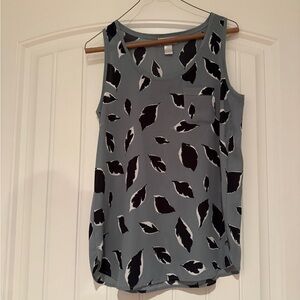 LOFT- Sleeveless Leaf-Print Tank Top in Slate Gray